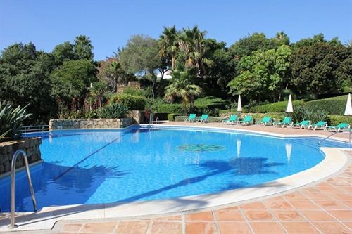 - Greenlife Golf Aparthotel Marbella