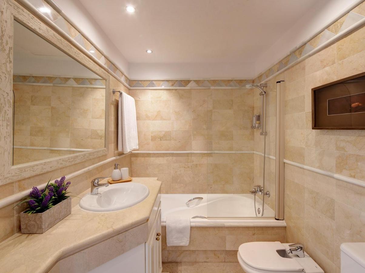 Aparthotel Elviria Hills Living