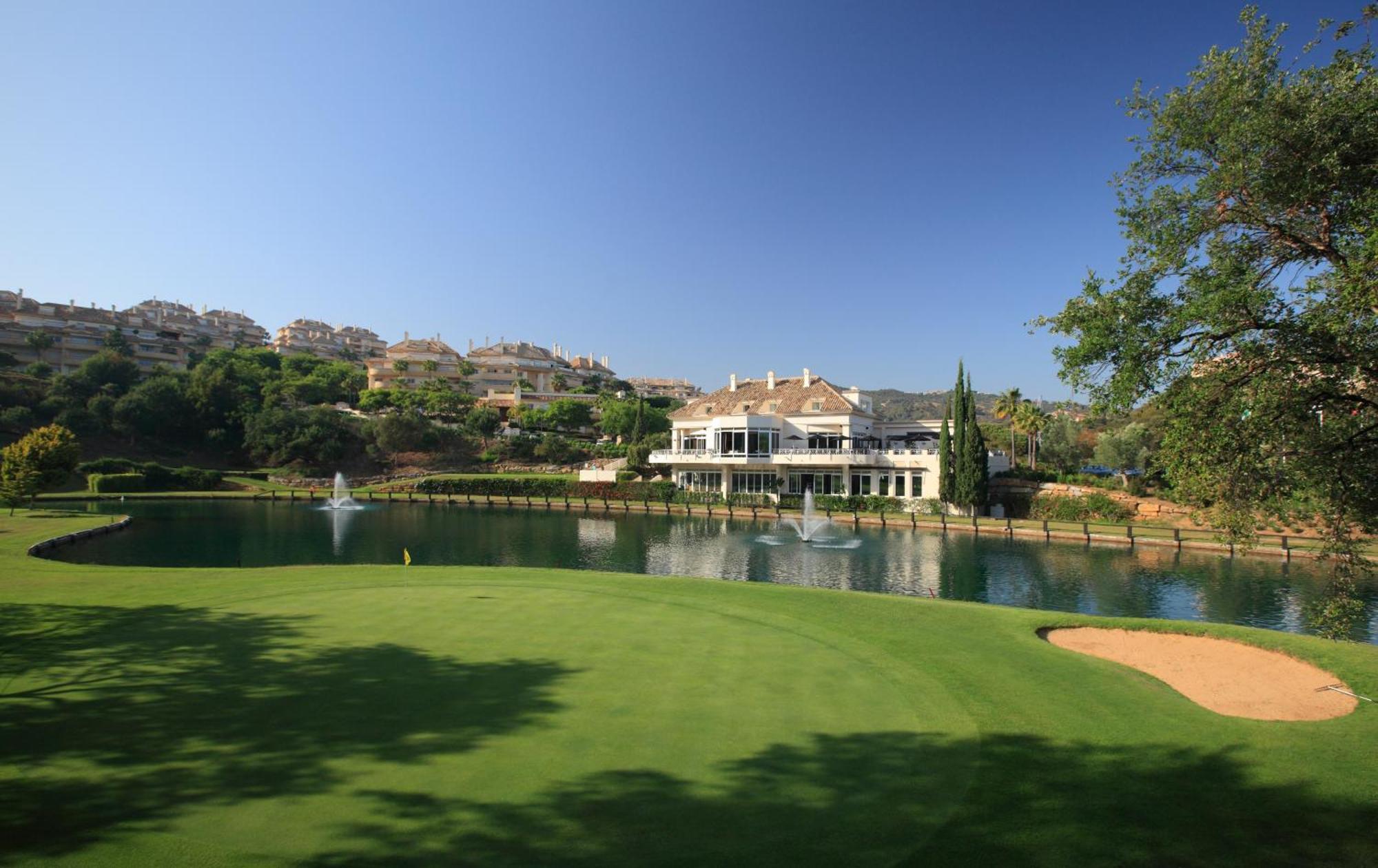 Aparthotel Elviria Hills Living