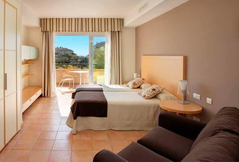 Aparthotel Elviria Hills Living